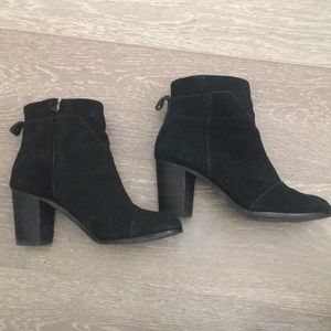 TOMS Black Suede Stacked Heel Bootie Size 8